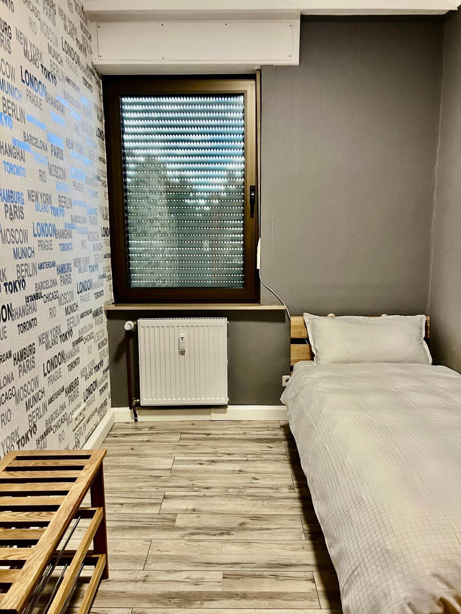 Bequemes Zimmer In Moderner Unterkunft My Pension Дуйсбург Екстериор снимка