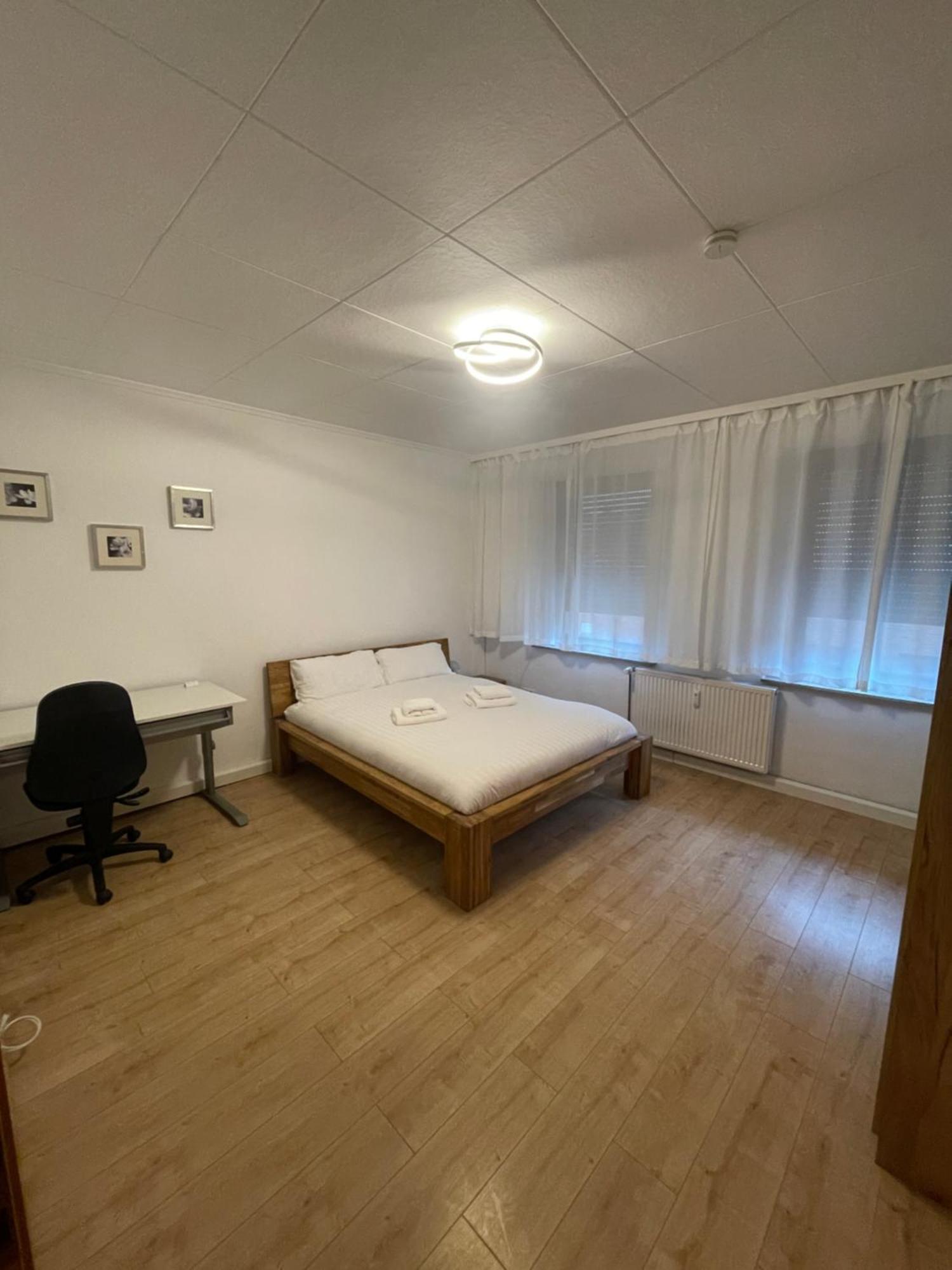 Bequemes Zimmer In Moderner Unterkunft My Pension Дуйсбург Екстериор снимка
